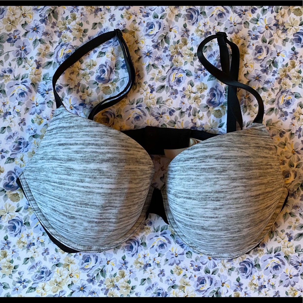 PINK Victoria’s Secret push up bra